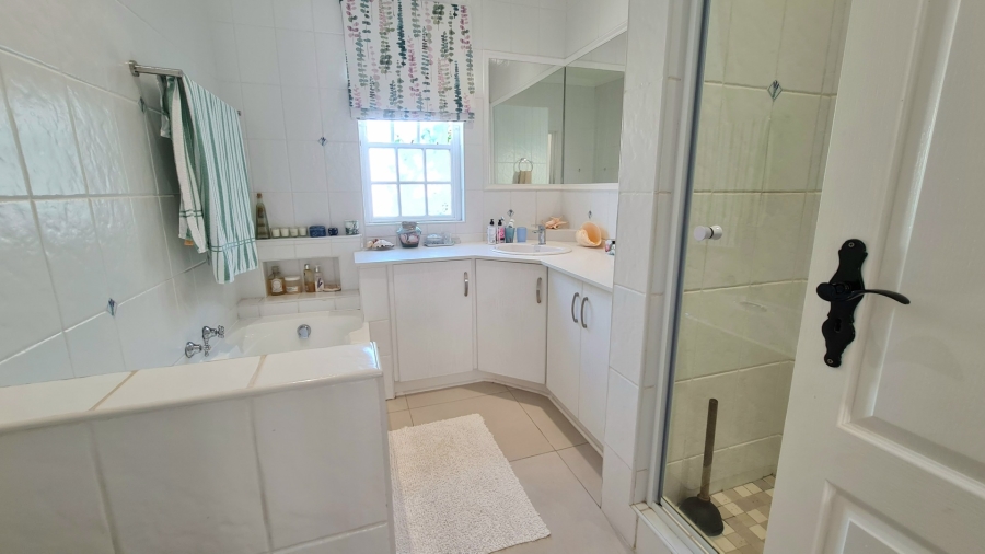 3 Bedroom Property for Sale in River Club Western Cape